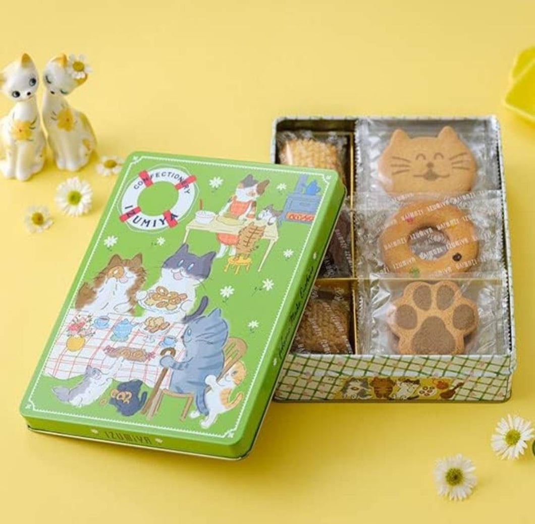泉屋東京店 幸福奶油色貓印設計鐵盒綜合禮餅